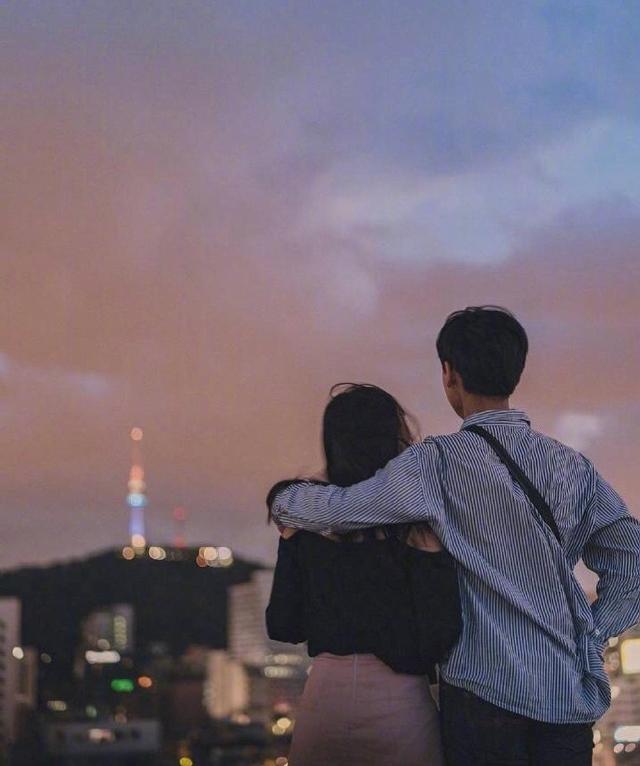超感人的爱情唯美说说，耐人寻味，句句打动人心！ 图1