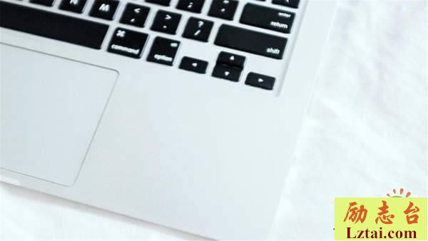 成长注定是孤独的感悟生活语录：你必须要一个人经历很多孤独岁月