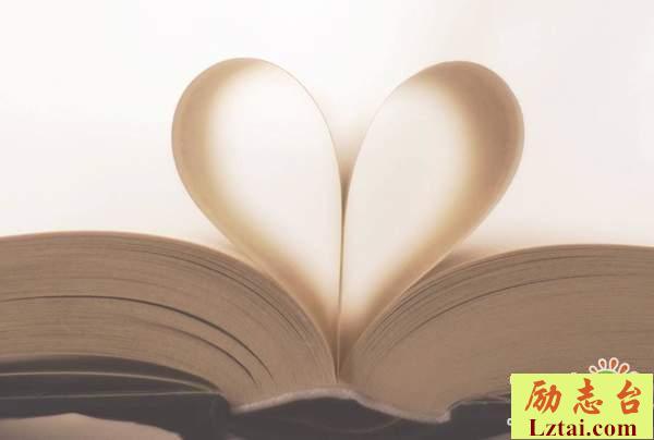 时光改变了我们的模样生活感悟语录：未来，我只需要自己坚强努力