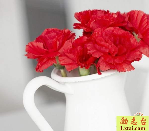 爱过不后悔的经典句子说说：再多的想念，都会过去的
