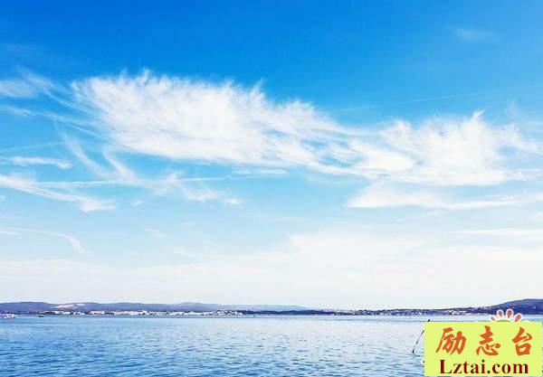 感叹时光匆匆流走的句子说说：夕阳残照，物是人非