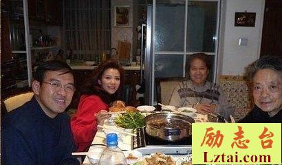 李小璐： 我和章子怡之间，差10个汪峰