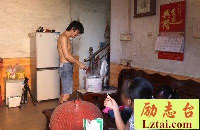 他，22岁，8个老婆，活在梦里