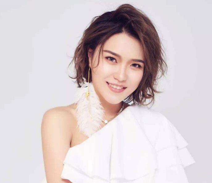 再见只是陌生人歌词