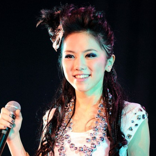 G.E.M. 邓紫棋 - 亚莉亚蒂之歌歌词