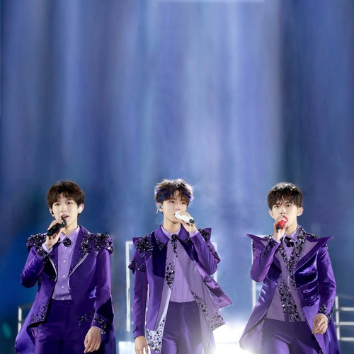 TFBOYS - 大梦想家 (Live)歌词