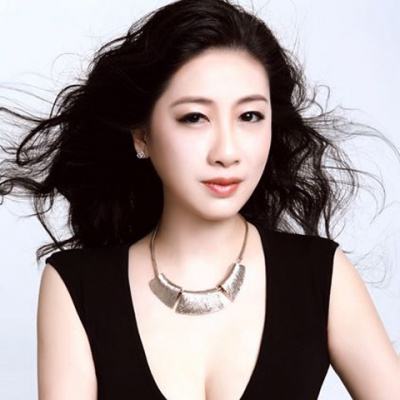 路灯下的小女孩歌词